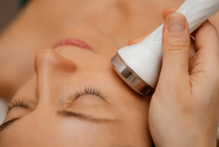 Передовая пикосекундная лазерная технология для неинвазивных эстетических процедур.